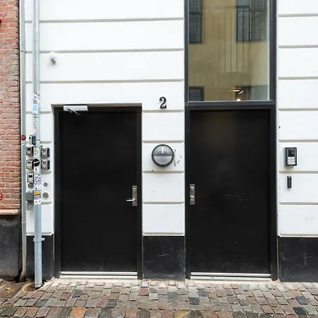 Leaves 6 - 2 Bdr Apt With Shared Roof Terrace-3